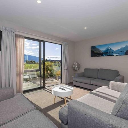 Great Views From New 2 Bedroom Apartment Te Anau Eksteriør bilde