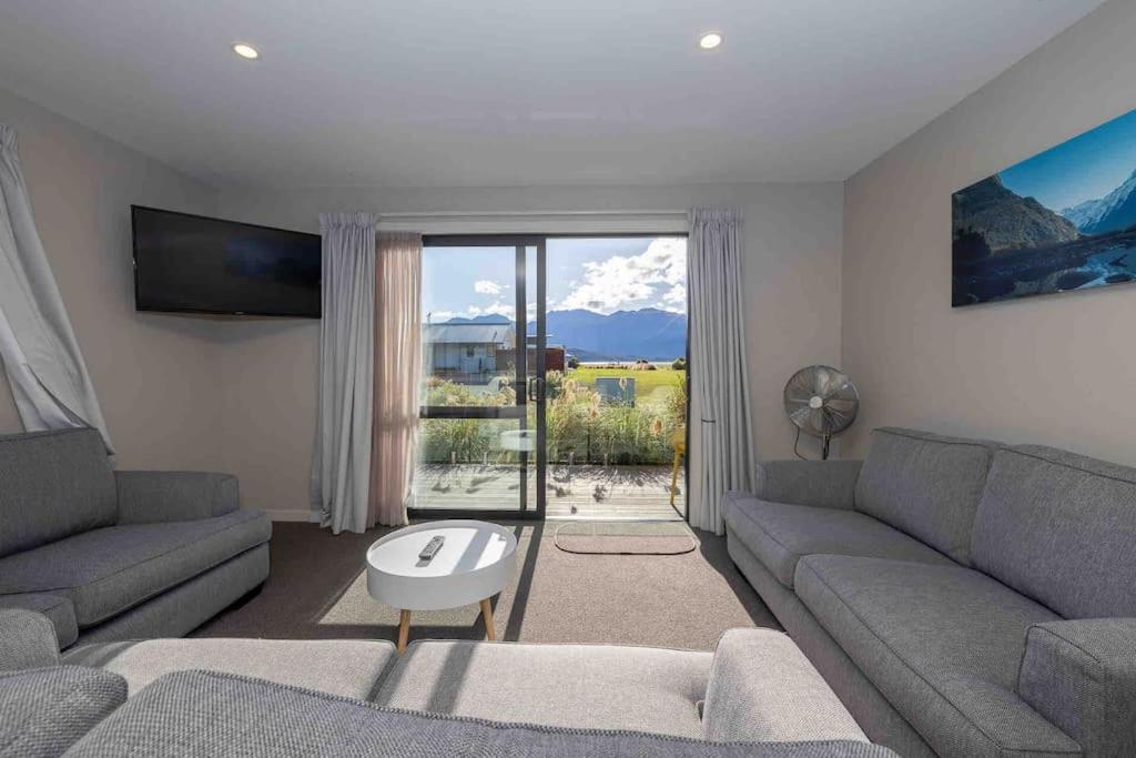 Great Views From New 2 Bedroom Apartment Te Anau Eksteriør bilde