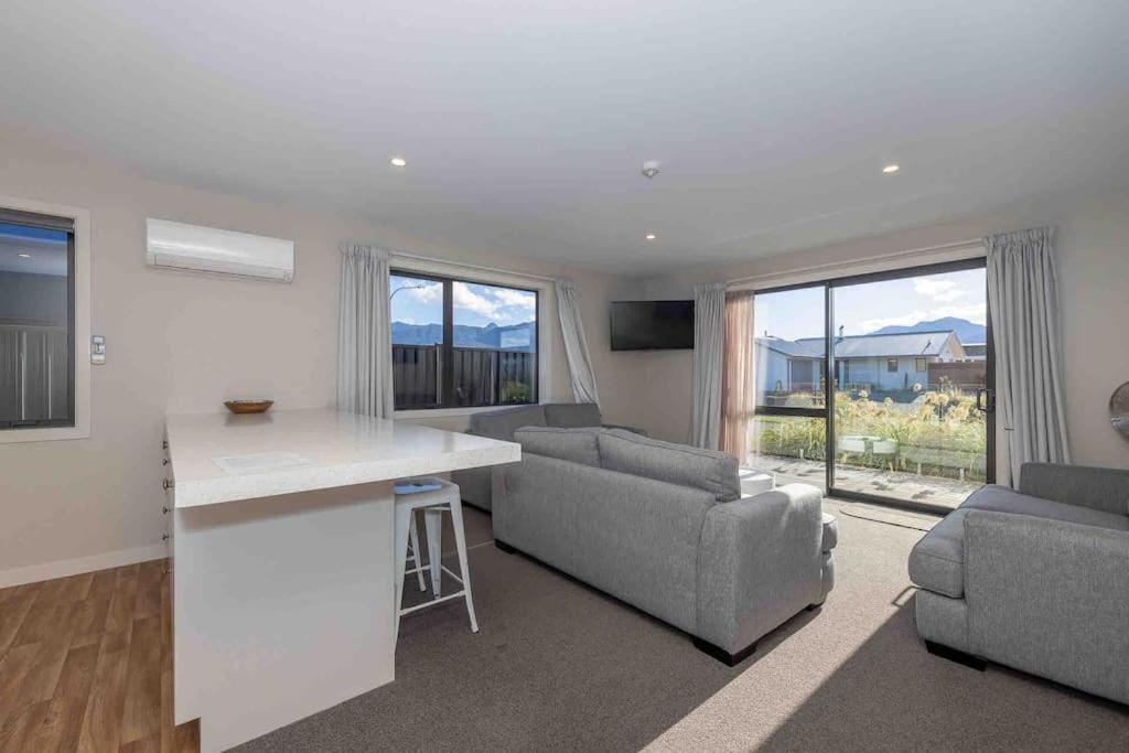 Great Views From New 2 Bedroom Apartment Te Anau Eksteriør bilde
