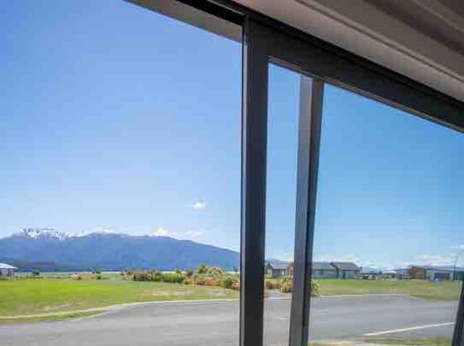 Great Views From New 2 Bedroom Apartment Te Anau Eksteriør bilde