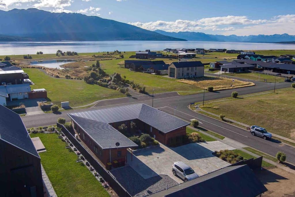 Great Views From New 2 Bedroom Apartment Te Anau Eksteriør bilde